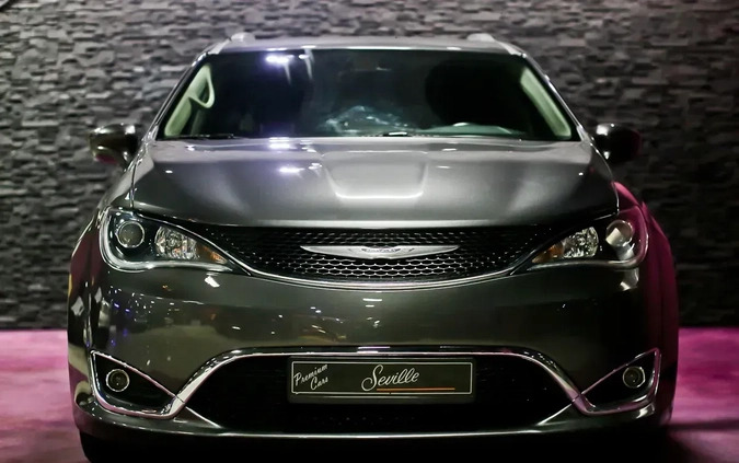 Chrysler Pacifica cena 105000 przebieg: 83000, rok produkcji 2019 z Aleksandrów Kujawski małe 407